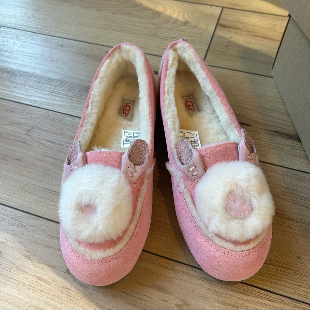 UGG women Hailey Pink Slippers with Fluffy Accent 6 EU 37